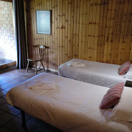 Hostel La *